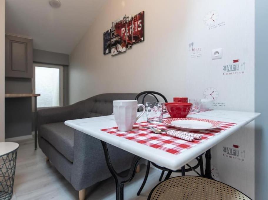 Le Paris Eiffel - Appartement Cosy En Plein Centre Bourgoin-Jallieu Екстериор снимка