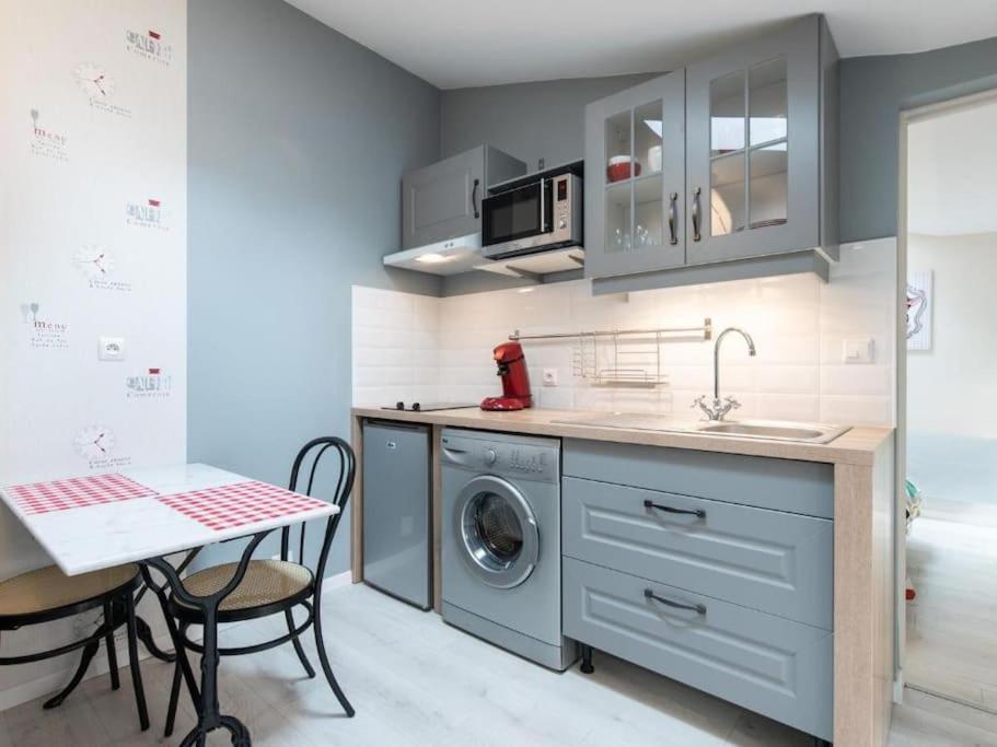 Le Paris Eiffel - Appartement Cosy En Plein Centre Bourgoin-Jallieu Екстериор снимка