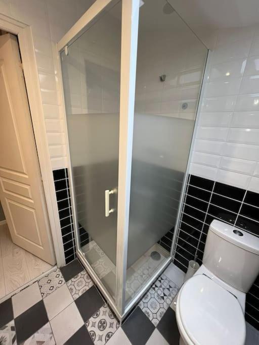 Le Paris Eiffel - Appartement Cosy En Plein Centre Bourgoin-Jallieu Екстериор снимка